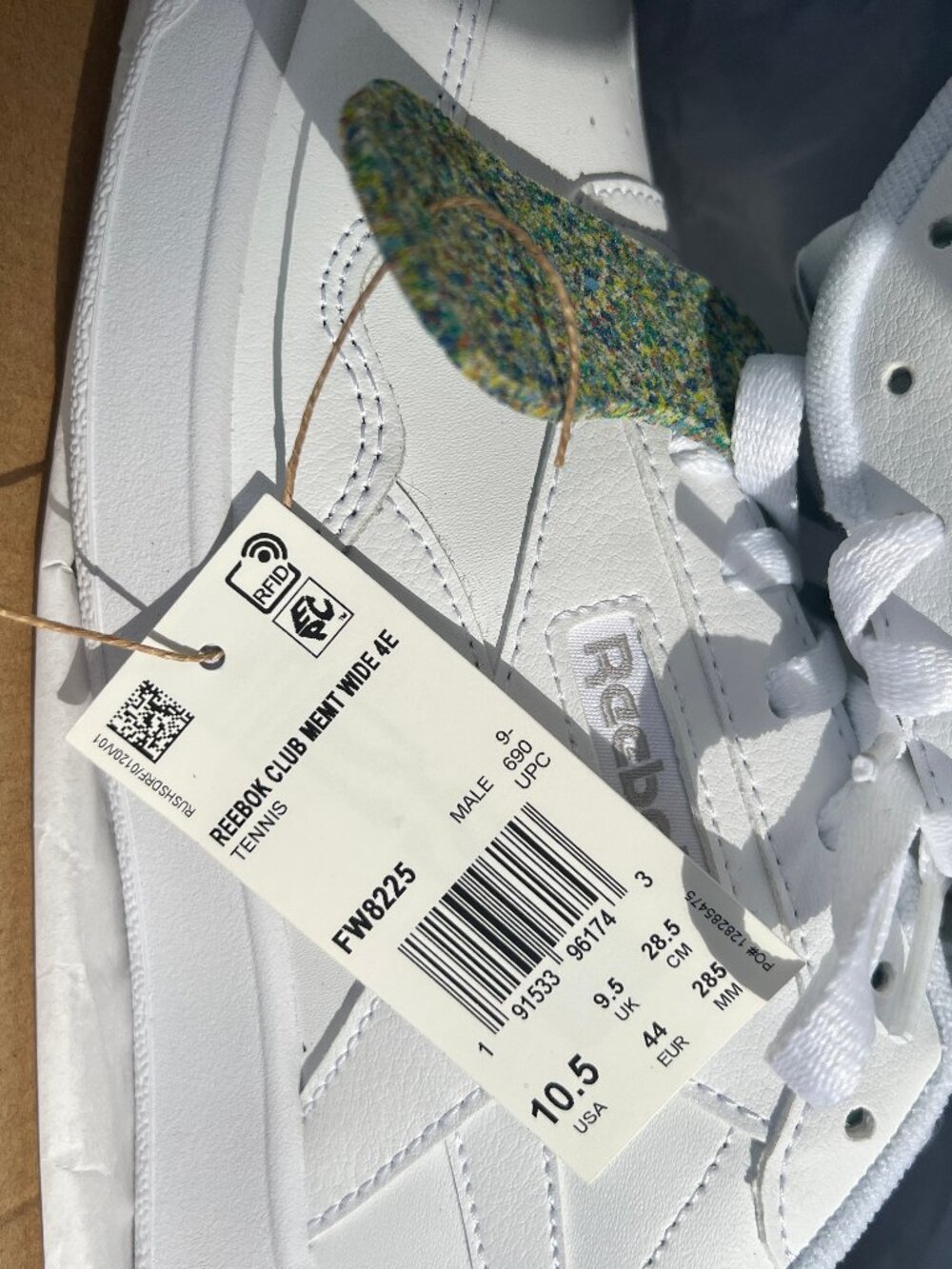 NIB Reebok white tennis shoes wide 10.5 US - Picture 4 of 4